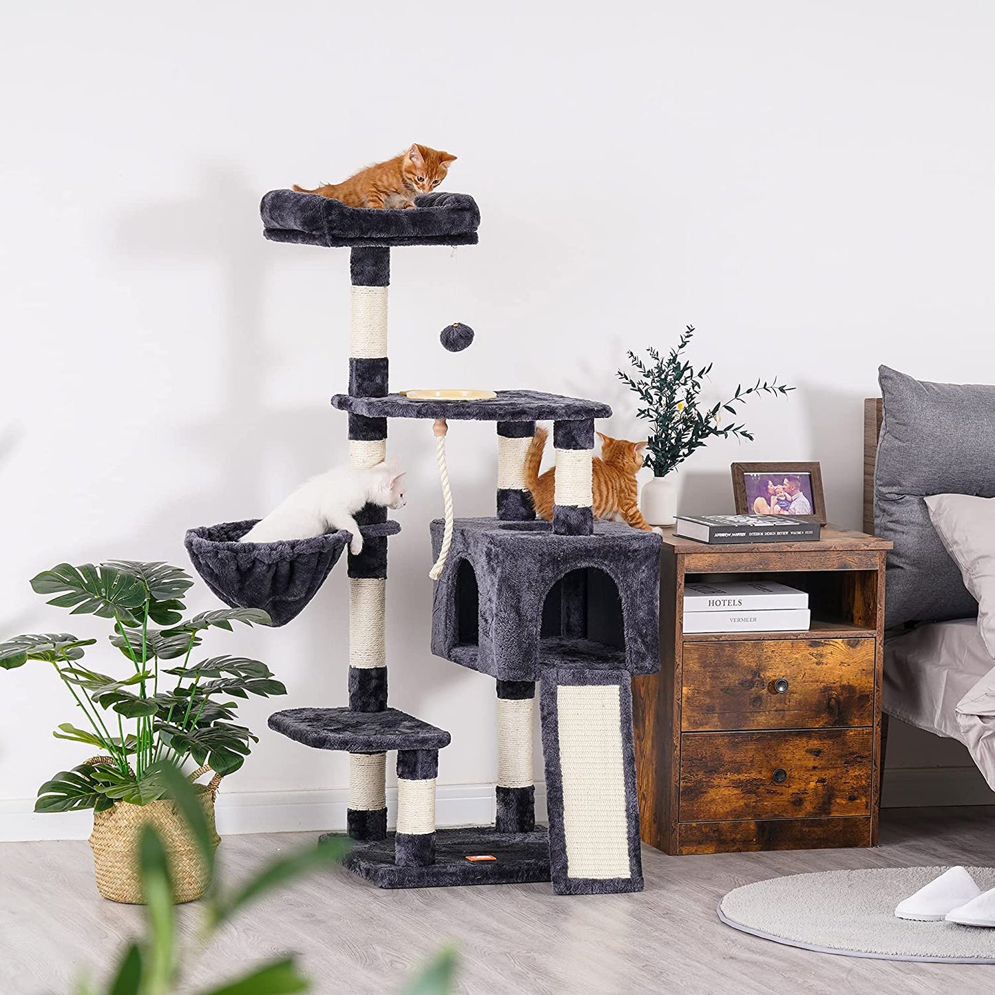 Cat Tree, Cat Tower for Indoor Cats with Scratching Board, Multi-Level Cat Furniture Condo with Feeding Bowl Smoky Gray