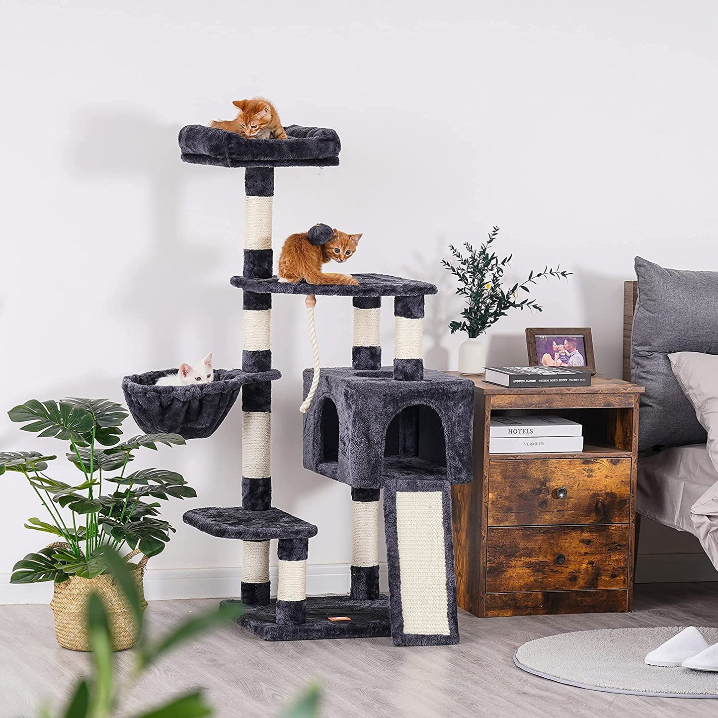 Cat Tree, Cat Tower for Indoor Cats with Scratching Board, Multi-Level Cat Furniture Condo with Feeding Bowl Smoky Gray
